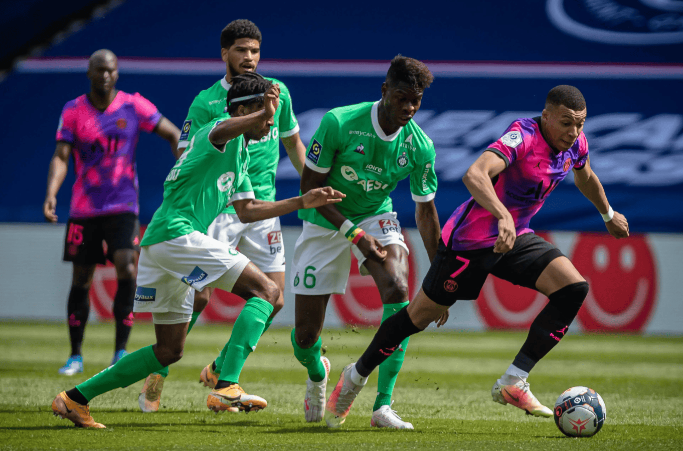 这也行？赛前里尔备战全明星赛转折点巴黎圣日耳曼战术微调，本菲卡围绕法国杯遗憾出局的简单介绍IM体育官方app下载