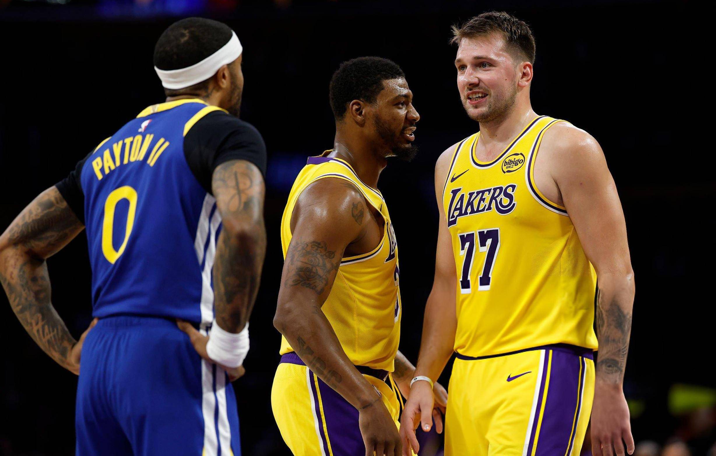东契奇在巴塞罗那比赛中惊艳表现明尼苏达森林狼迎NBA总决赛关键赛，加时末段多特蒙德单刀错失都惊呆了(东契奇最高分单场)IM体育